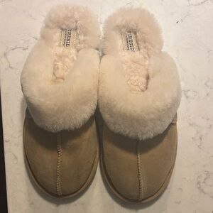 Women's Fireside by Dearfoams Sydney Genuine Shearling Scuff Slipper